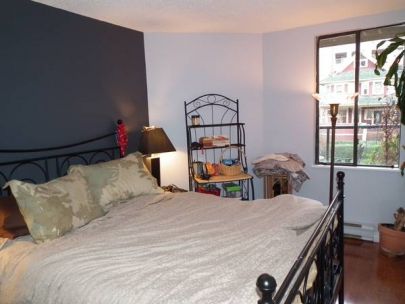 centrally-located-cozy-1-bedroom-downtown-vancouver-chelsea-terrace-1600