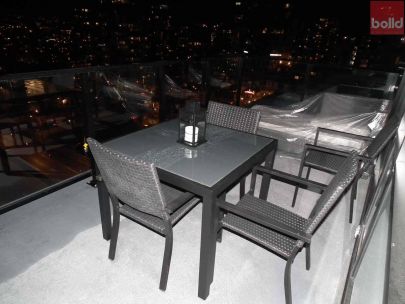 1325-rolston-street-vancouver-bc-canada-v6b-0m2