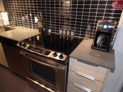 1325-rolston-street-vancouver-bc-canada-v6b-0m2