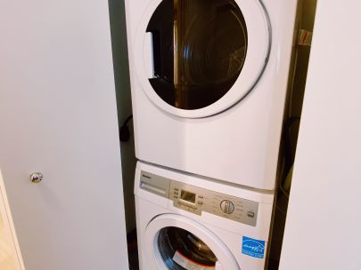 909-epic-at-west-1788-columbia-st-vancouver-bc-canada-v5y-0a6