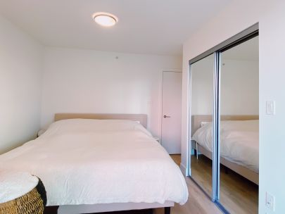 909-epic-at-west-1788-columbia-st-vancouver-bc-canada-v5y-0a6