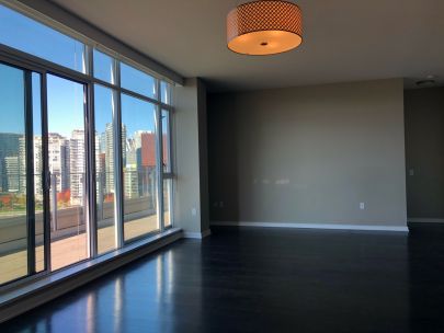 unit-1004-1616-columbia-st-2