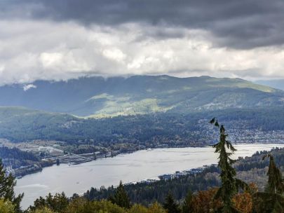 9266-university-crescent-burnaby-bc-canada-v5a-4z1