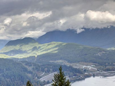 9266-university-crescent-burnaby-bc-canada-v5a-4z1