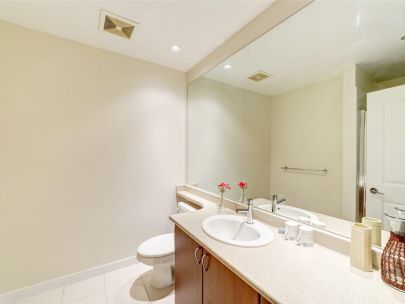 9266-university-crescent-burnaby-bc-canada-v5a-4z1