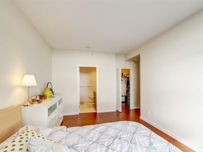 9266-university-crescent-burnaby-bc-canada-v5a-4z1