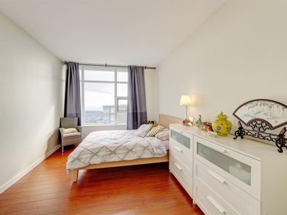 9266-university-crescent-burnaby-bc-canada-v5a-4z1