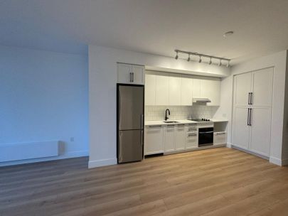 8750-university-crescent-305-burnaby-bc-v5a-0c8-canada-2