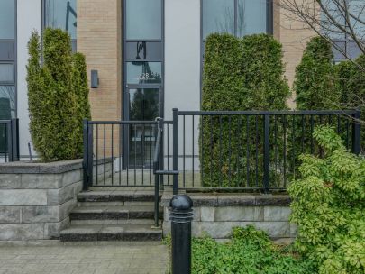 128-10788-whalley-boulevard-surrey-bc-canada-v3t-0b7