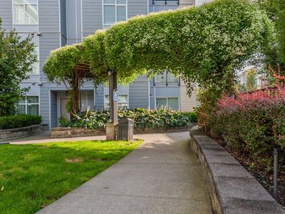 128-10788-whalley-boulevard-surrey-bc-canada-v3t-0b7