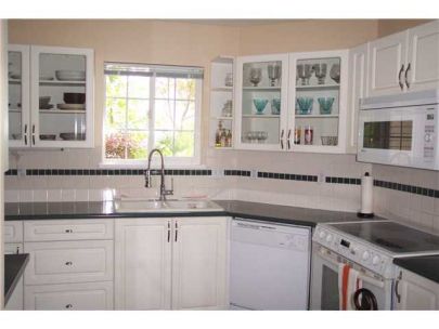 exciting-craftsman-3-level-home-in-renfrew-collingwood-2