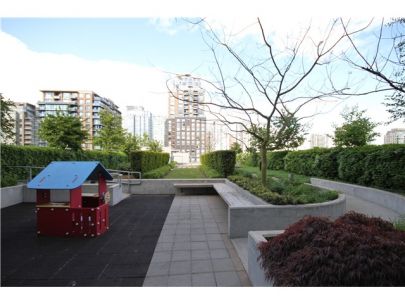 302-1133-homer-st-vancouver-bc-v6b-0b1-canada-2