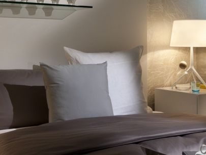 1008-999-seymour-st-vancouver-bc-v6b-3m1-canada-2