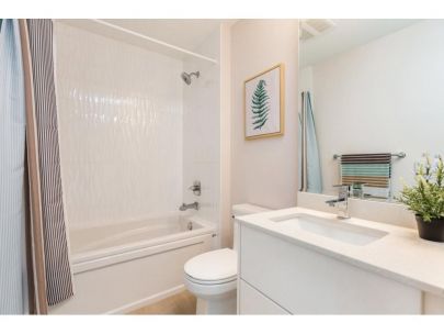 402-809-fourth-avenue-new-westminster-bc-2