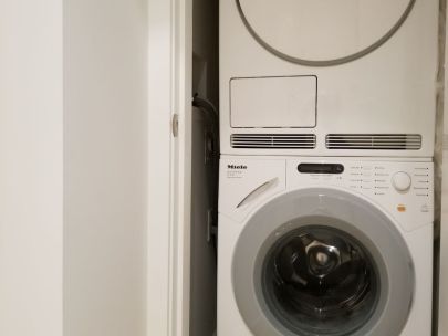 807-777-richards-st-vancouver-bc-v6b0m6-2