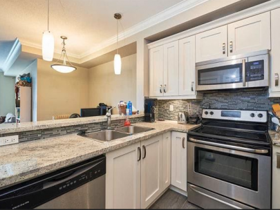 302-13897 Fraser Hwy, Surrey, BC V3T 4E6, Canada