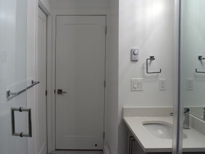 b102-9689-140-street-surrey-bc-v3t-0p3-2