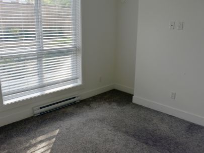 b102-9689-140-street-surrey-bc-v3t-0p3-2