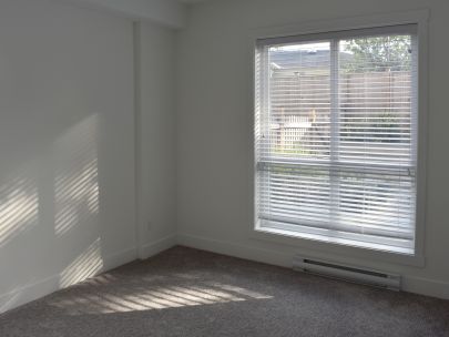 b102-9689-140-street-surrey-bc-v3t-0p3-2