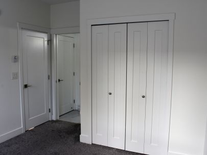 b102-9689-140-street-surrey-bc-v3t-0p3-2