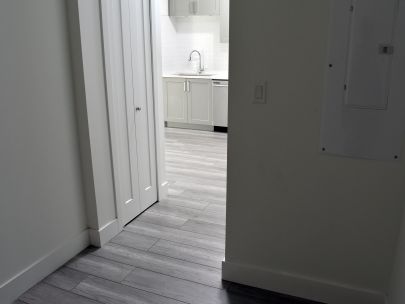 b102-9689-140-street-surrey-bc-v3t-0p3-2