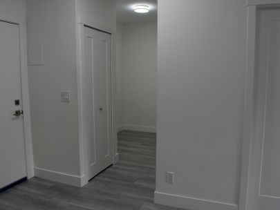 b102-9689-140-street-surrey-bc-v3t-0p3-2