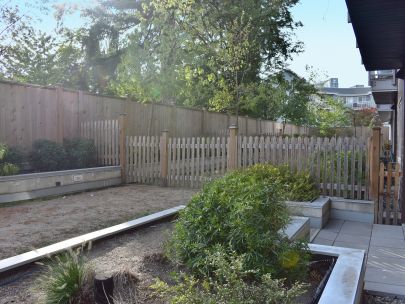 b102-9689-140-street-surrey-bc-v3t-0p3-2