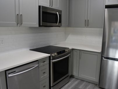 b102-9689-140-street-surrey-bc-v3t-0p3-2