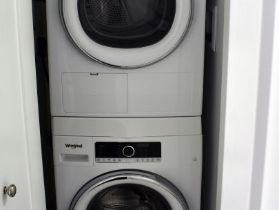 b102-9689-140-street-surrey-bc-v3t-0p3-2